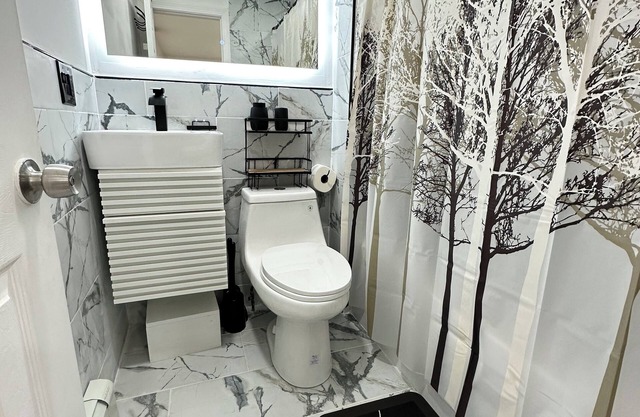 2BR on New Haven/East Haven Line, Near the Water and Tweed Airport