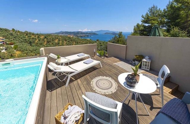 2br Suite White gea with private pool no01