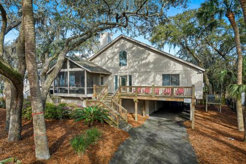 2nd Row Beach House Pet-Friendly