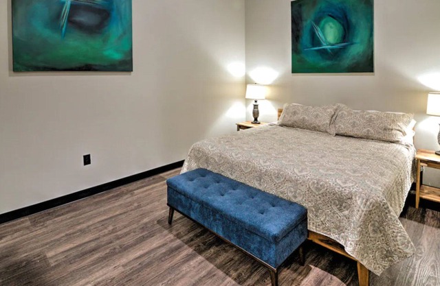 2nd Street Inn Room #6