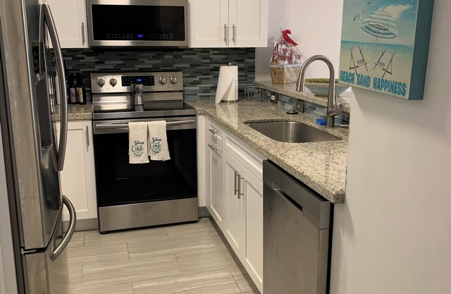 3/2 Gated water Eastern Shores 5 min to Aventura Suny Isles and N. Miami Beach.