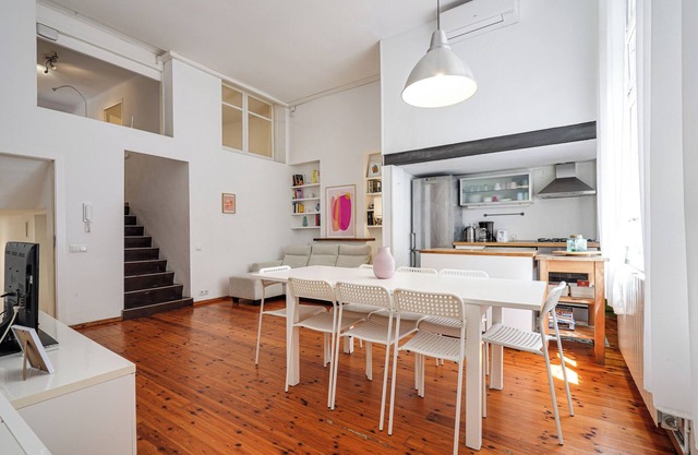 3 baths +6 BR +A/C +Office : FIRA Montjuic FCB