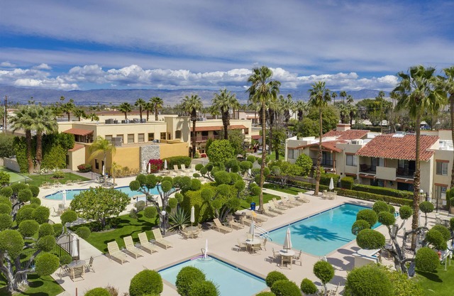 3 Bd Family condo Just Minutes from Downtown Palm Springs