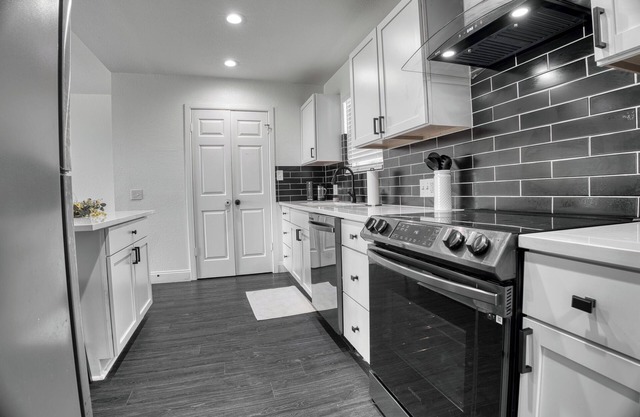3 BDR Condo -Jacuzzi, Free WIFI, Free Parking, Great View, 25 Min to 6th St