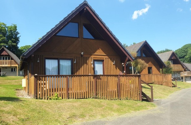 3 Bedroom Lodge Hengar Manor Sleeps 6 #39