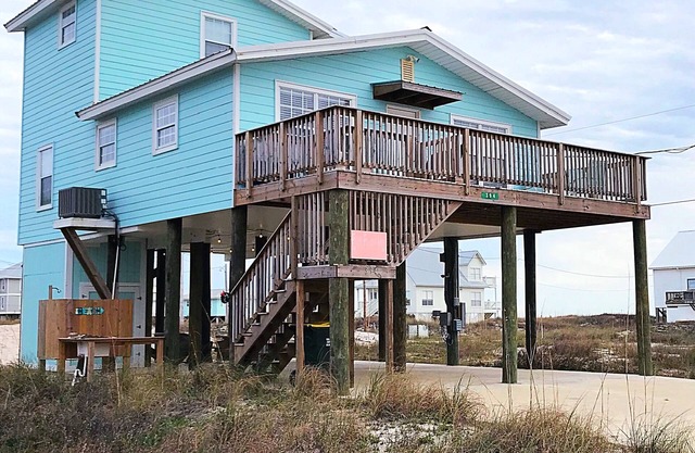 ☀️ 🏖️ 🐾 3 BED 2 BATH SLEEPS 8 BIG DOGS WELCOME