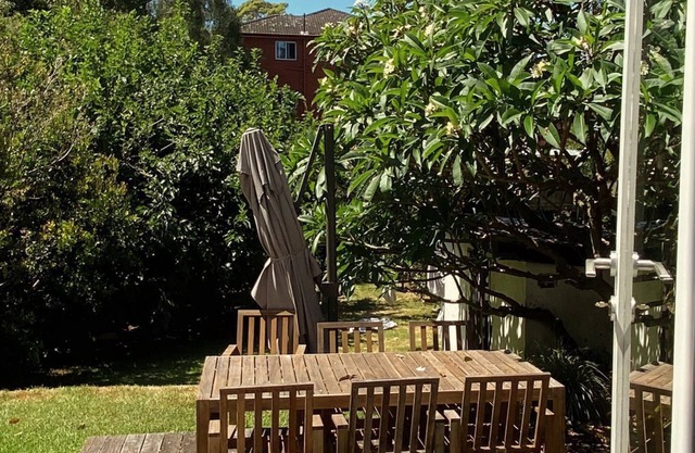 3-Bed Family House with Garden. Walk to Coogee Beach. Pet friendly.n