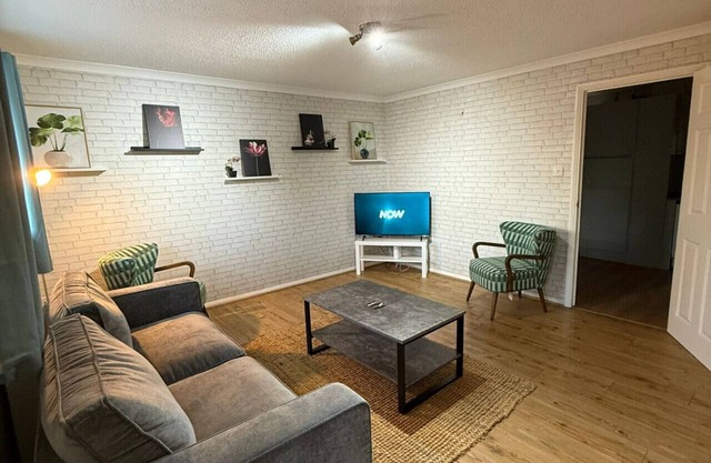 3 bed house by mustang escapes
