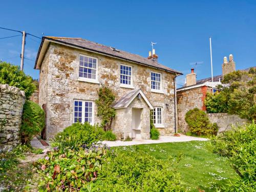 3 Bed in Niton Undercliff IC125