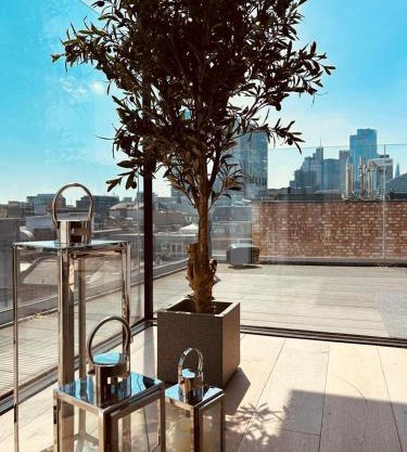 3 Bed Penthouse Hoxton Square london with Terrace