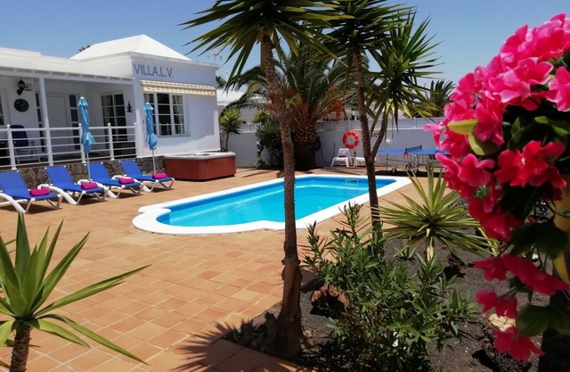 3 bed villa superb location now with large games room