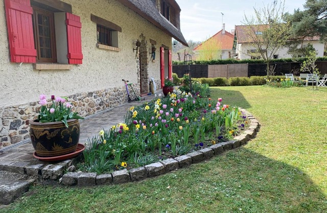 3 Bedroom Private vacation home in Saint-LÃ©ger-en-Yvelines