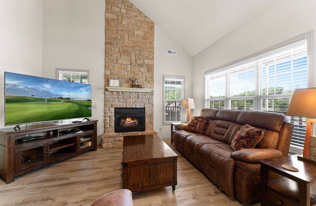 3 Bedroom/3 Bathroom Stonebridge Villa Near Silver Dollar City, Table Rock Lake