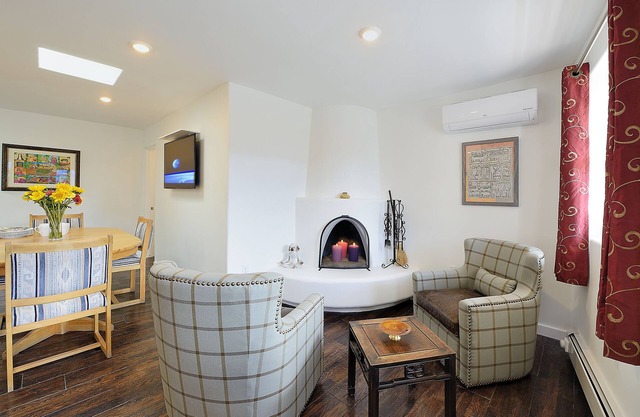 3 bedroom, 3 bathroom Townhome - Center of Historic Santa Fe, Car Unnecessary