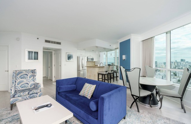3 bedroom/5 Bathroom in the FONTAINEBLEAU HOTEL (3 unit suite)