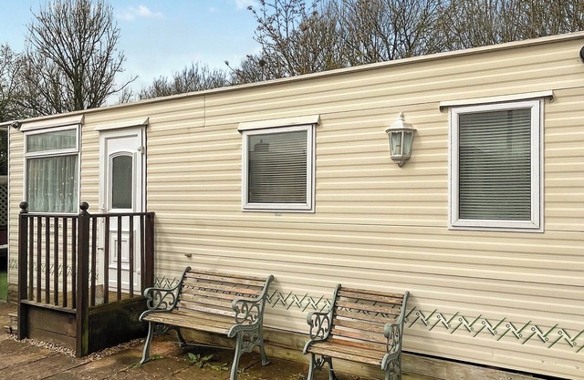 3 bedroom accommodation in Chard Junction