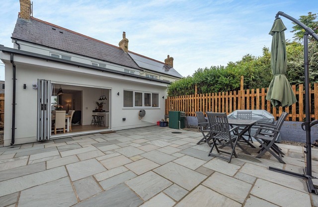 3 bedroom accommodation in Square and Compass, near Haverfordwest