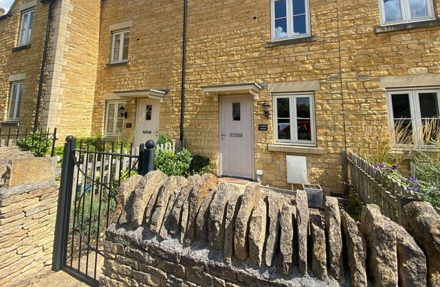 3 bedroom accommodation in Andoversford