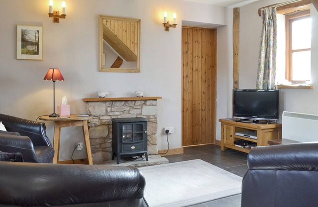 3 bedroom accommodation in Preston Wynne