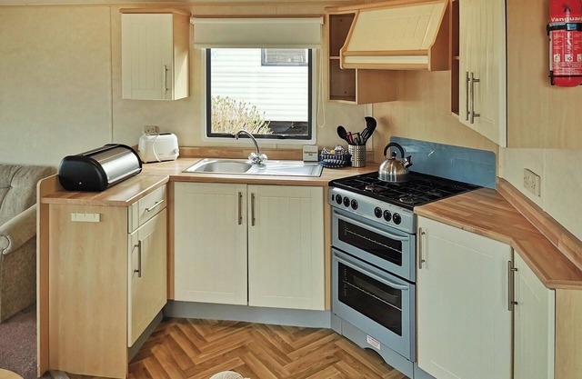3 bedroom accommodation in Clarach Bay, Nr Aberystwyth