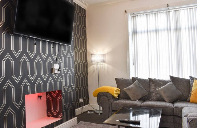 3 bedroom accommodation in Blackpool