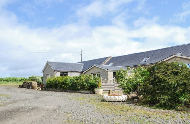 3 bedroom accommodation in Linlithgow