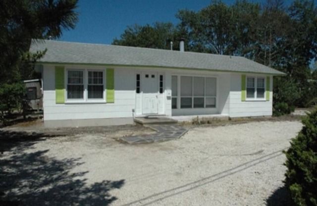 3 bedroom accommodation in Loveladies