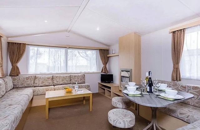 3 bedroom accommodation in Newbridge, Nr Yarmouth
