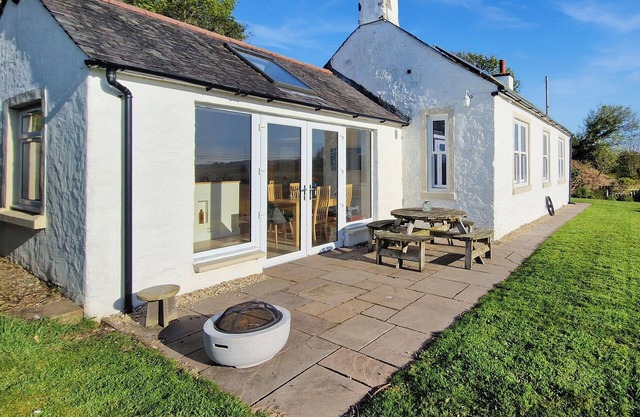 3 bedroom accommodation in Caerlaverock, near Dumfries