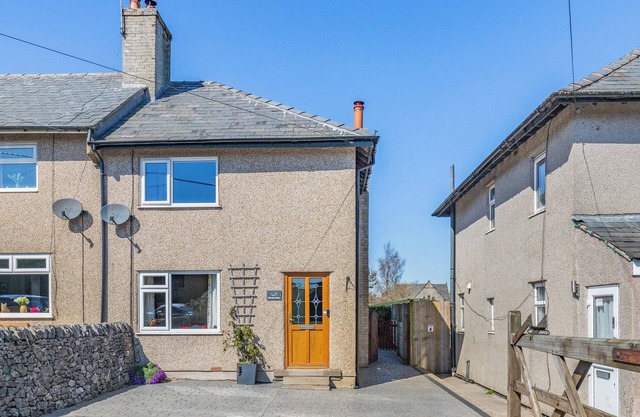 3 bedroom accommodation in Peak Dale, near Buxton