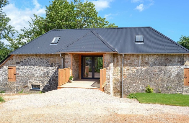 3 bedroom accommodation in Dartington, near Totnes