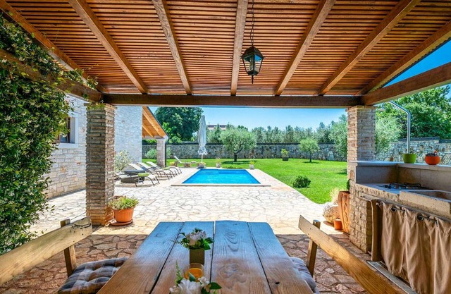 3 bedroom accommodation in Visnjan