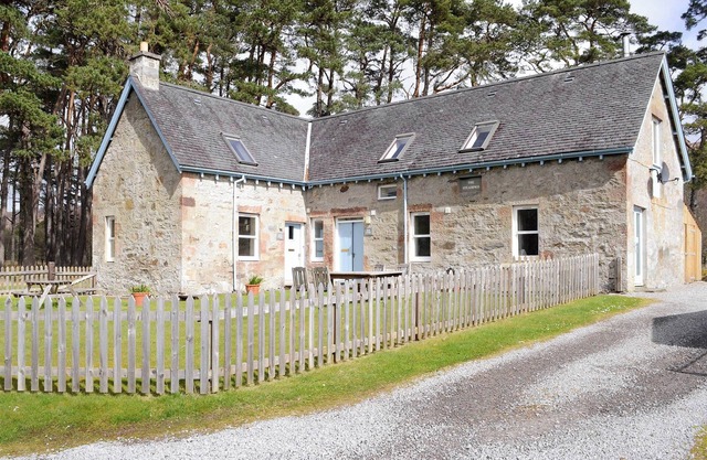 3 bedroom accommodation in Rosehall, near Lairg