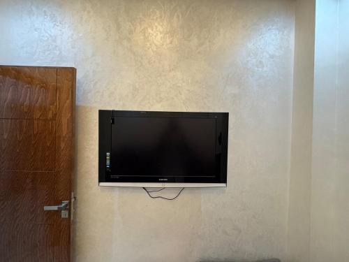 3 bedroom apartment with living room and terrace 90metre
