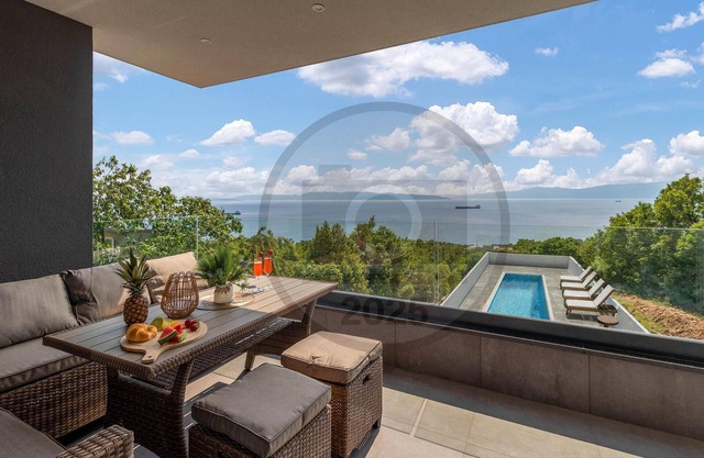 3 bedroom awesome apartment in Kostrena