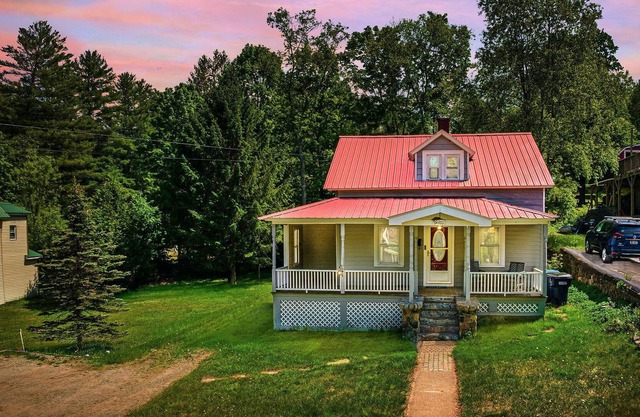 3 Bedroom Cabin Village of Saranac Lake