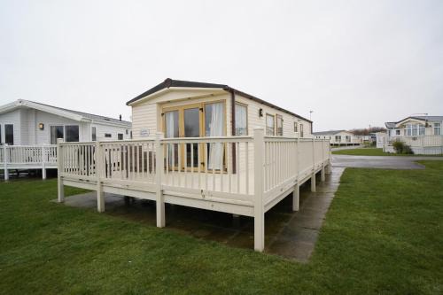3 bedroom Caravan at Manor Park Hunstanton