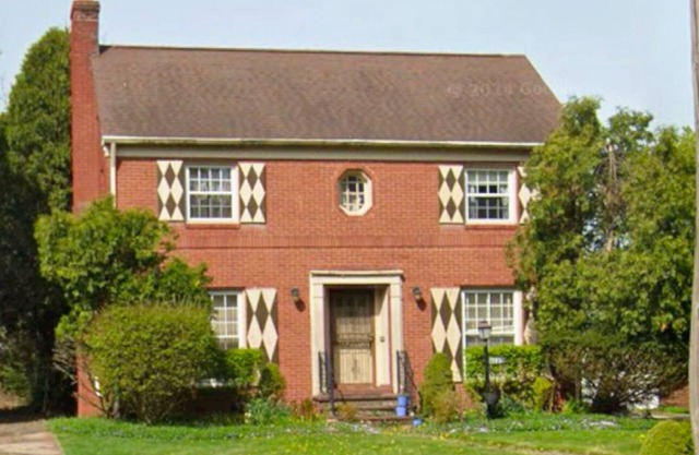 3-bedroom Château in welcoming Garfield Heights with WiFi, AC