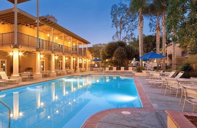 3 bedroom condo minutes from Disneyland!