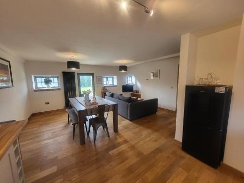 3 Bedroom Cottage - Hot Tub