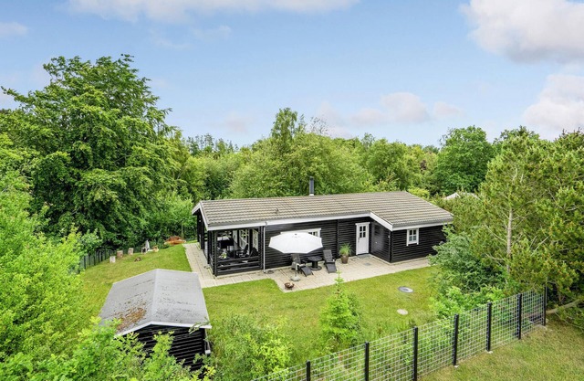 3 bedroom cozy home in Knebel