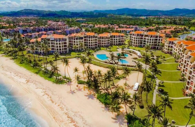 3 bedroom for 7 beachfront penthouse villa!