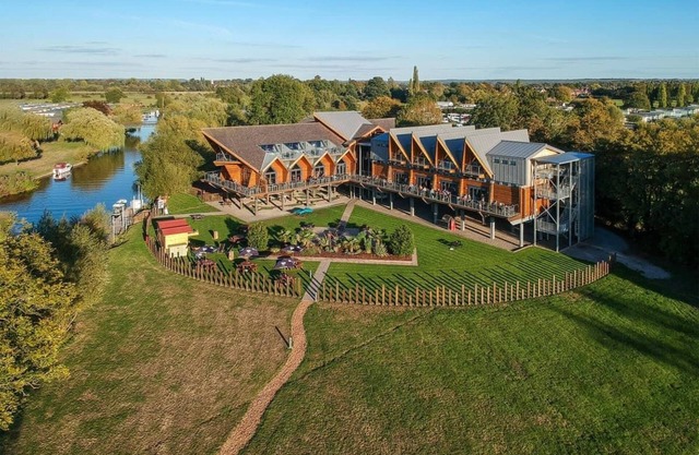 3 bedroom accommodation in Stratford-upon-Avon