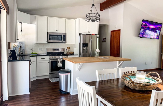3 Bedroom Home with Private Pool