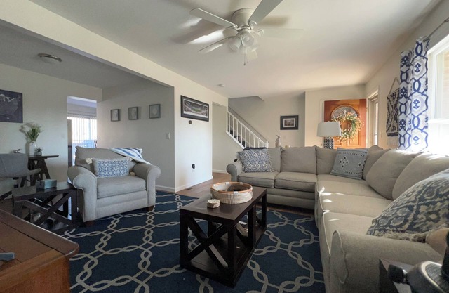 3 Bedroom House 3mi to PSU, Parking, Pancakes, Fast WiFi in State College