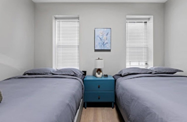 3-bedroom house in charming Brooklyn with WiFi, AC. Enjoy your stay