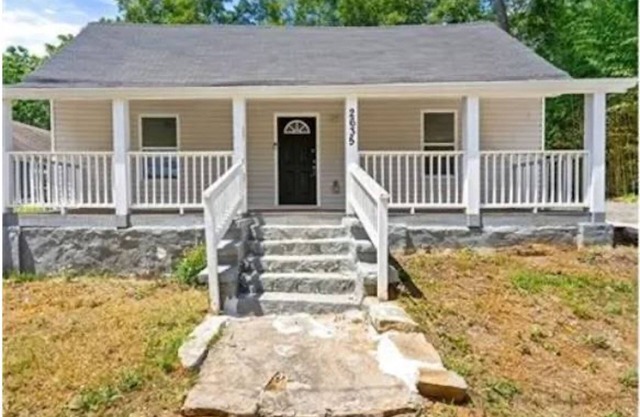 3-bedroom house in charming Lithonia with WiFi, AC. Start your getaway