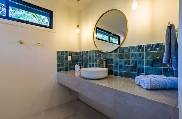 3-bedroom house in wonderful Dominicalito with WiFi, AC