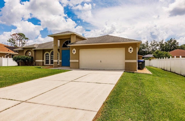 3-bedroom house in delightful North Port with AC, WiFi