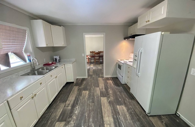 3-bedroom house in Fairfax close to everything in town. Enjoy your stay